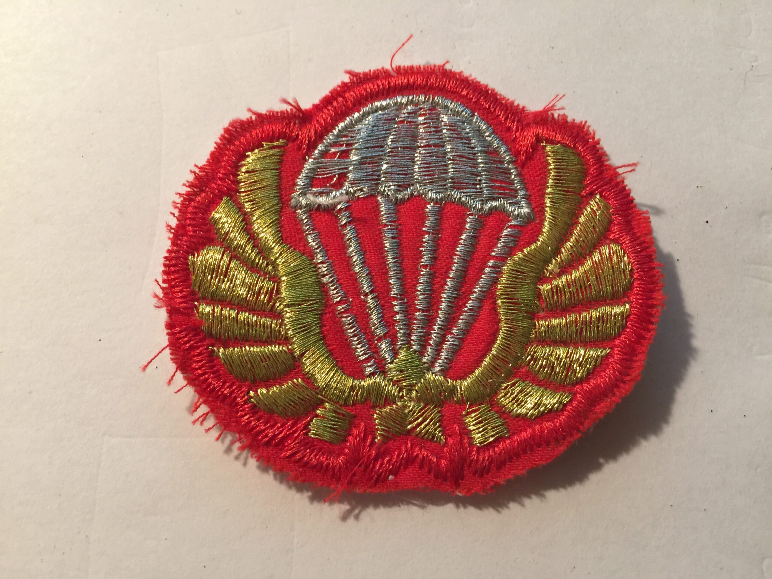 ARVN ELITE AIRBORNE RED BERETS FLASH - Vietnam War