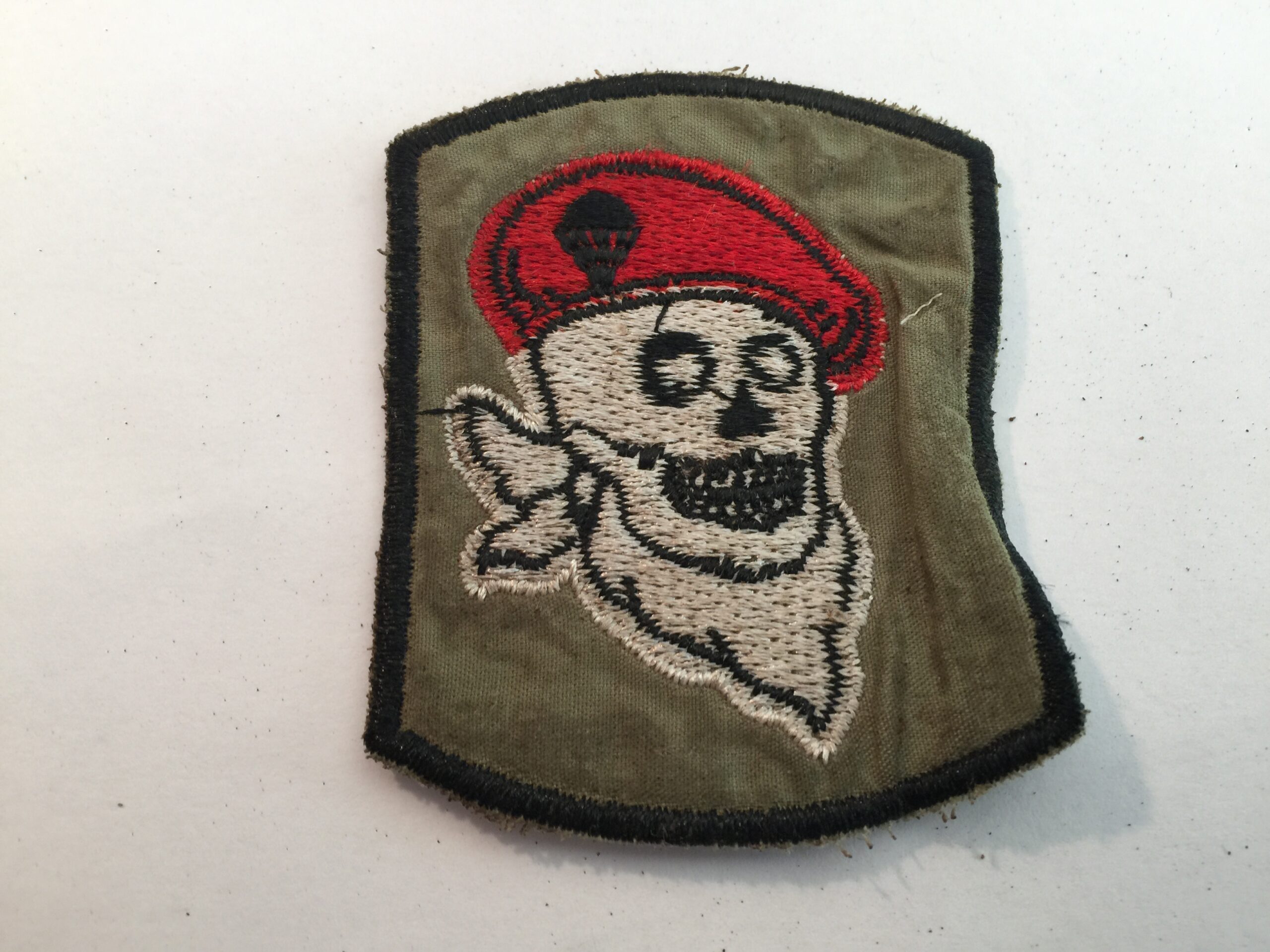 SOUTH VIETNAM FRENCH SPECIAL FORCES AIRBORNE RED BERETS