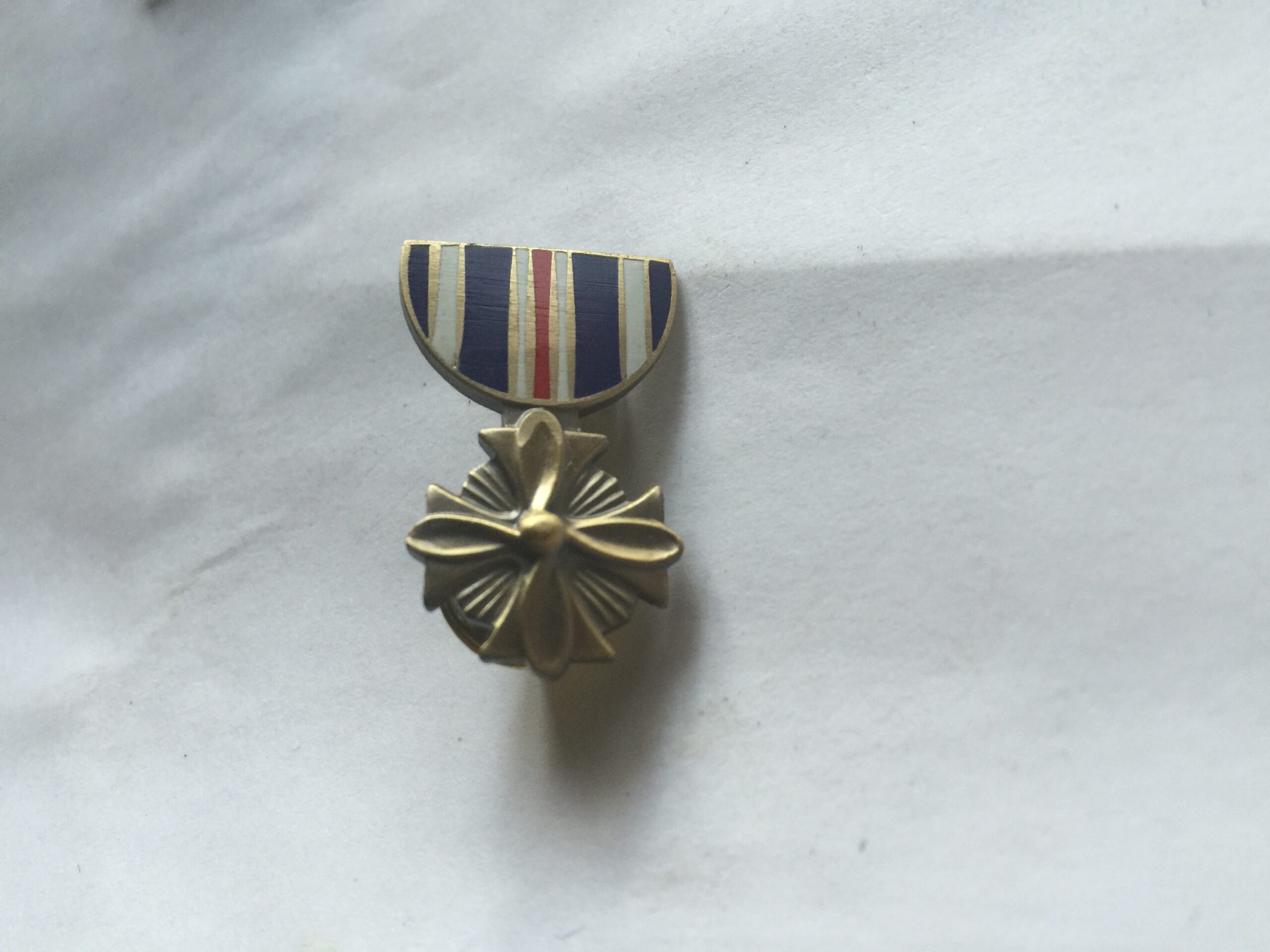 U.S. Distinguished Flying Cross Lapel Pin